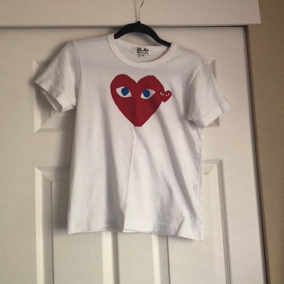 heart face graphic tee